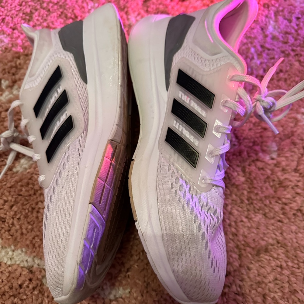 Adidas shoes - Picture 4 of 5